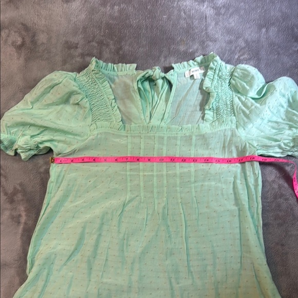 Mine Green Puff Sleeve‎ Ruffled Blouse - Picture 4 of 7